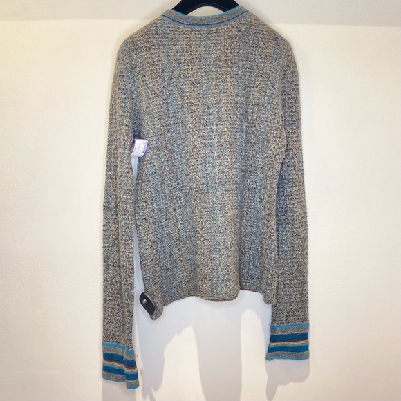 Chanel sweater - Picture 2 of 2